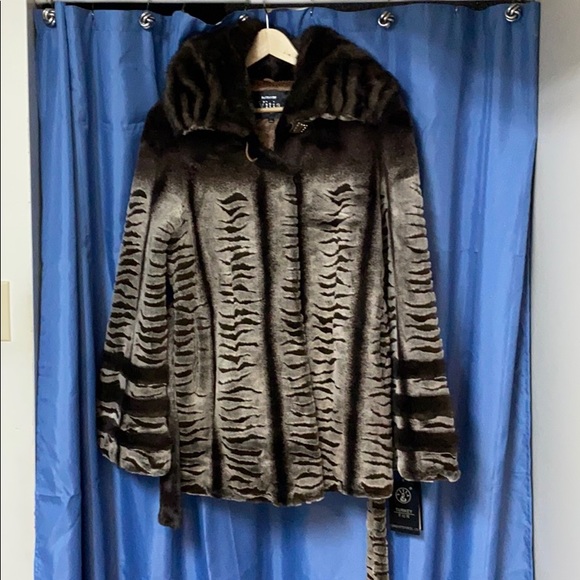 Faux Fur Coat - Picture 9 of 9